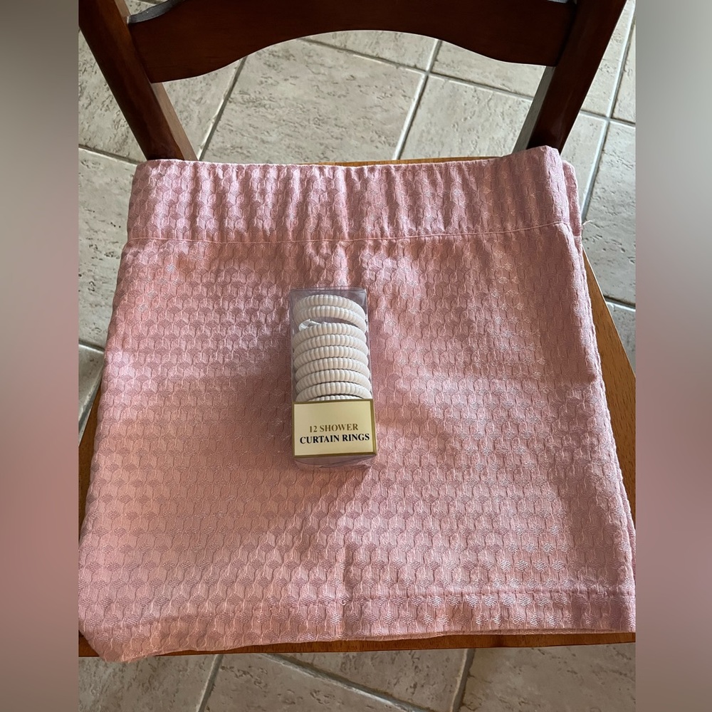 COPY - Shower curtain, rings & Window valance.